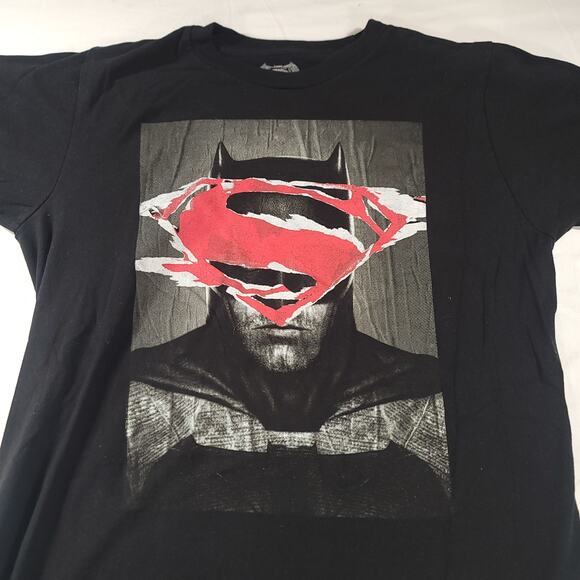 DC Batman Vs Superman Short Sleeve Crew Neck T Shirt Mens Size Medium M Black - Picture 1 of 9